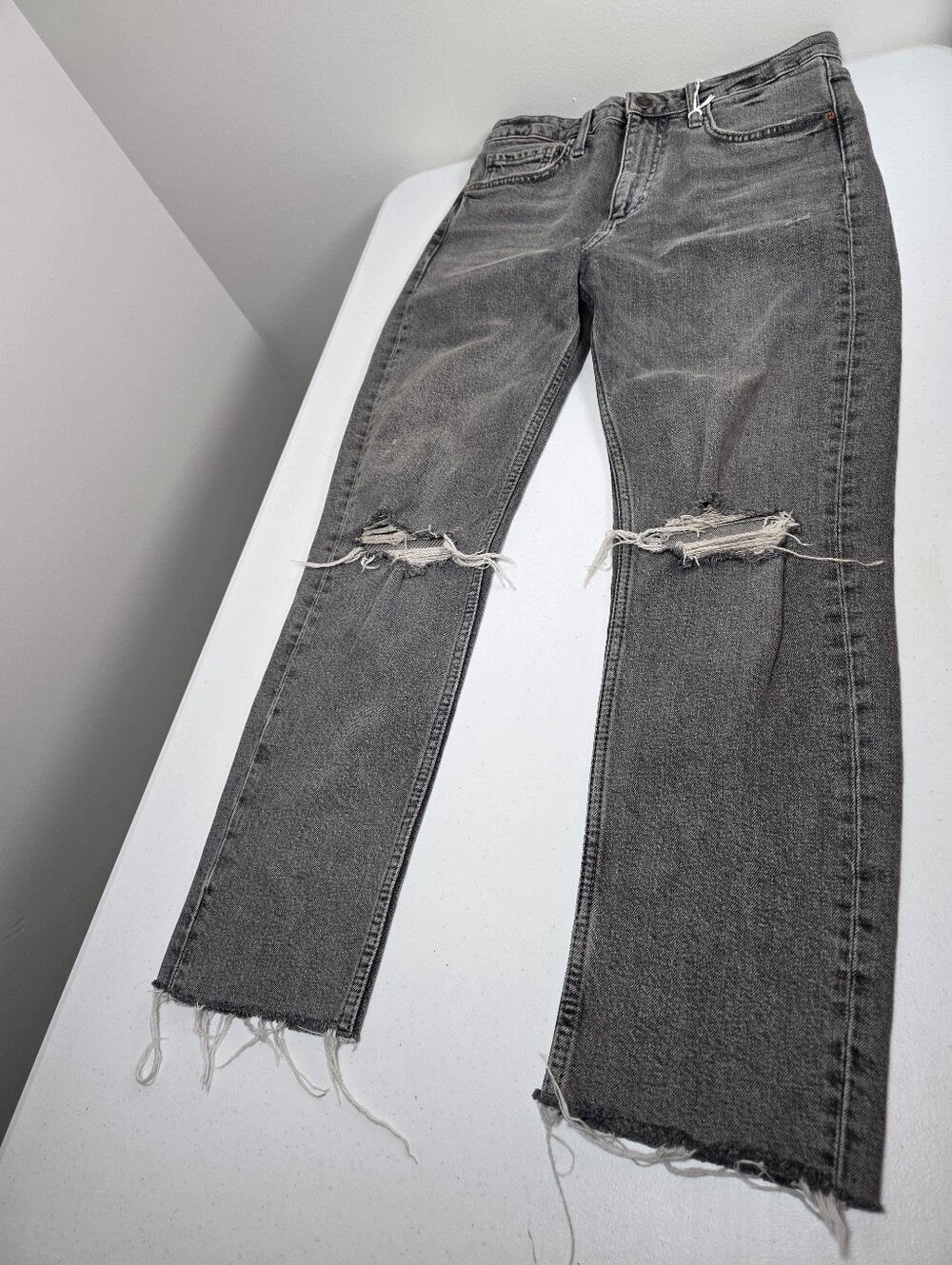 Zara Women's Gray Distressed Straight Jeans
